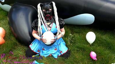 Miss Maskerade Rubber Doll Playing And Pop Balloon - Looner Fetish In Full Latex 02 on femdomerotic.com