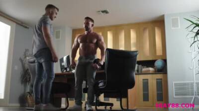 Muscled Nick Fitt slurps Liam Knox massive hard cock on femdomerotic.com