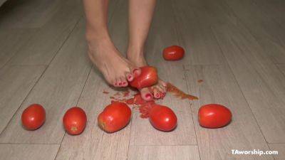 Ambers Tomato Food Foot Fetish - Taworship on femdomerotic.com